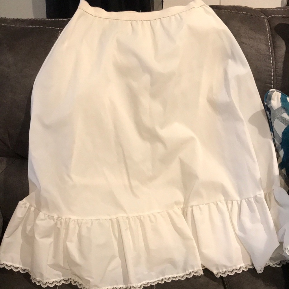 Elegant White Ruffled Skirt